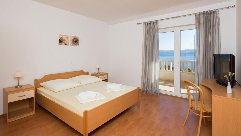 אומיס Beachfront Apartments Lara מראה חיצוני תמונה