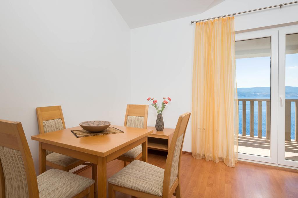 אומיס Beachfront Apartments Lara מראה חיצוני תמונה